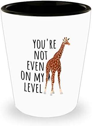 כוס זריקת ג ' ירפה חמודה-אתה אפילו לא ברמה שלי-משחק מלים של בעלי חיים מצחיקים